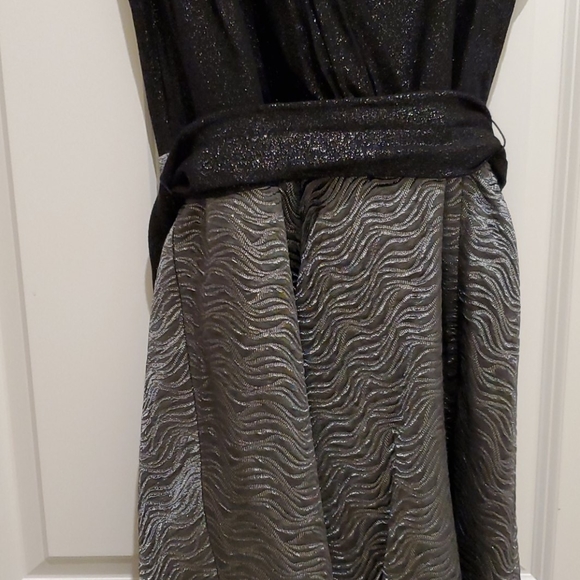 Stunning  boutique dress - Picture 4 of 11